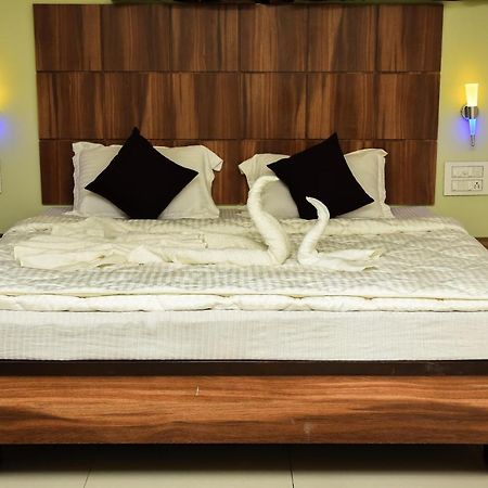 בהוי Hotel Shyam Palace מראה חיצוני תמונה