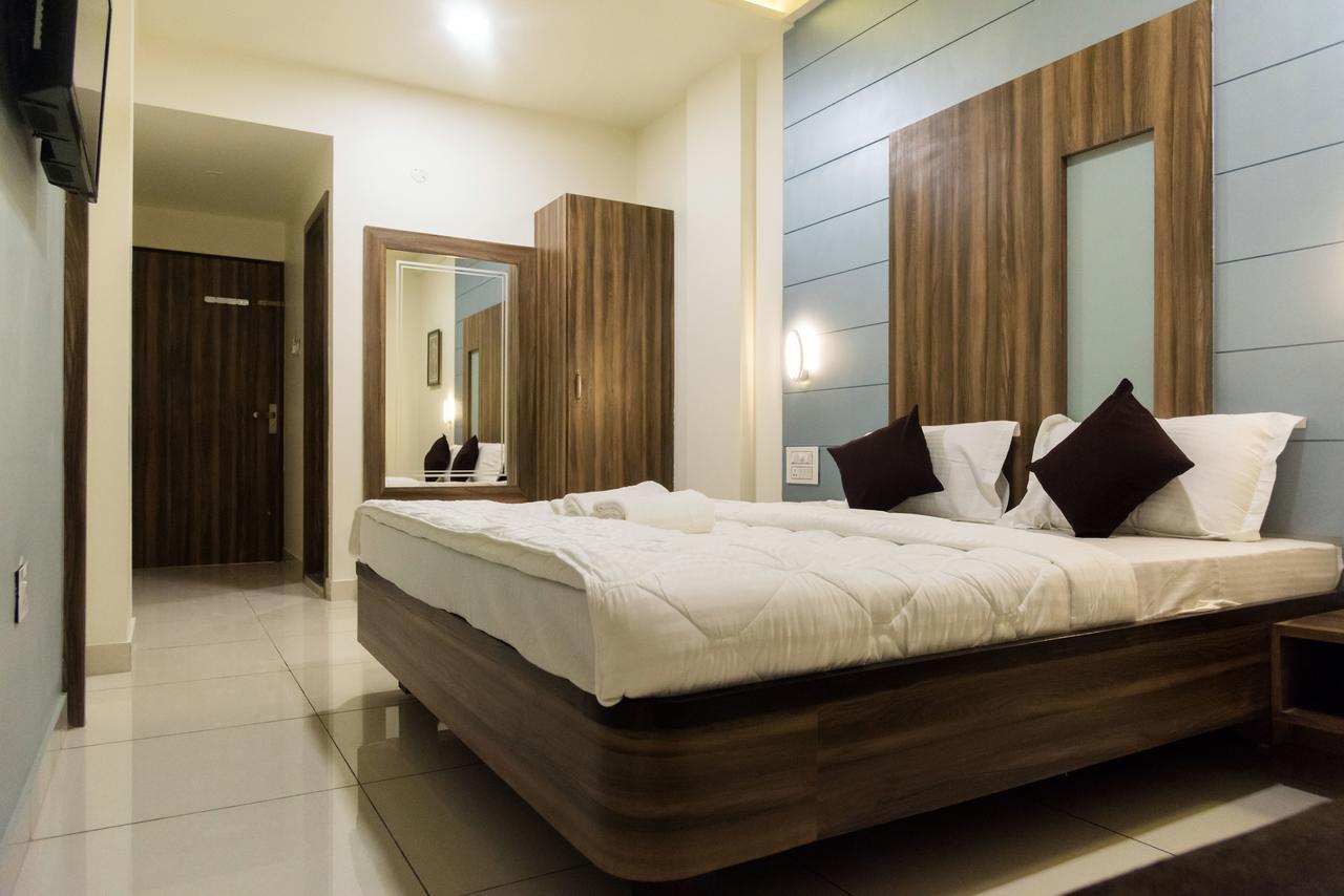 בהוי Hotel Shyam Palace מראה חיצוני תמונה