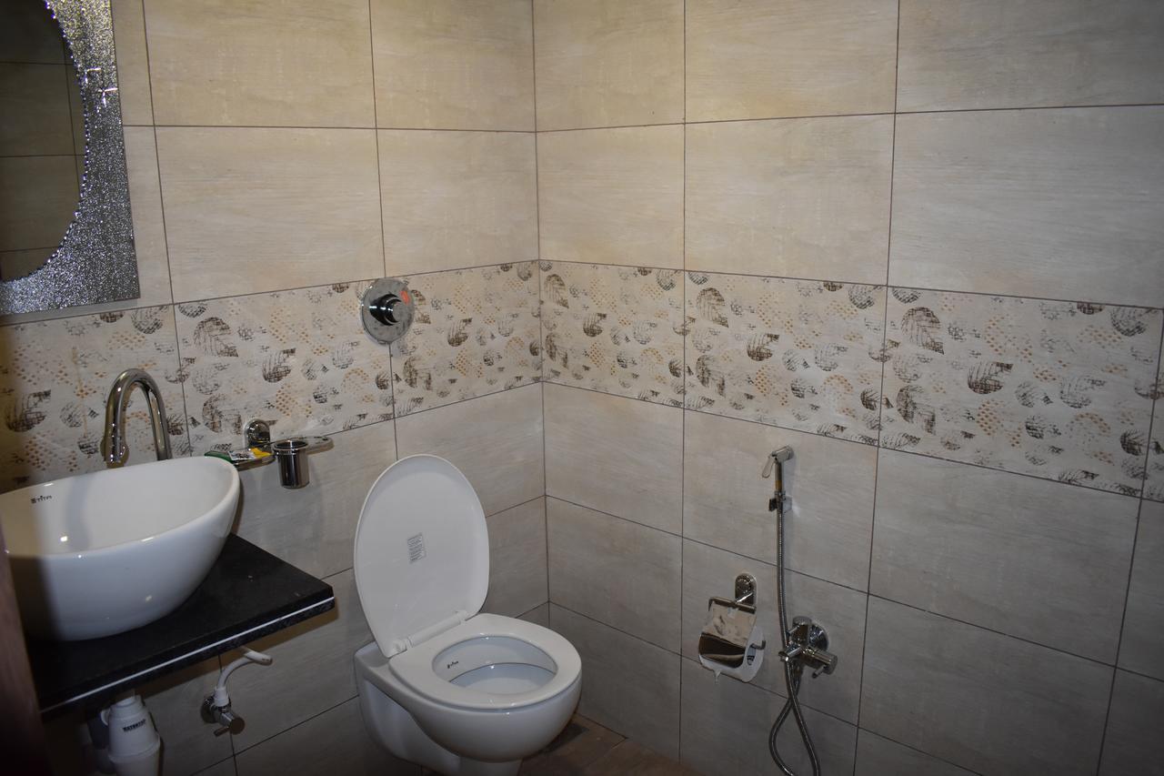 בהוי Hotel Shyam Palace מראה חיצוני תמונה